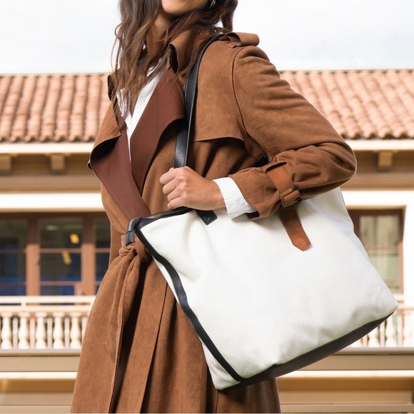 NWT Walter Baker Canvas Tote Weekender Carly Bag - Picture 5 of 10